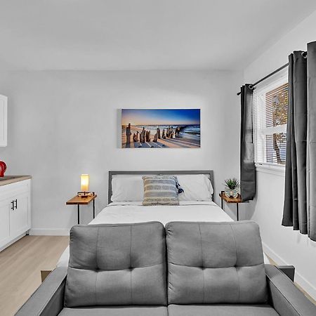 Young Circle & Hollywood Blvd Posh Studio Suite Bagian luar foto