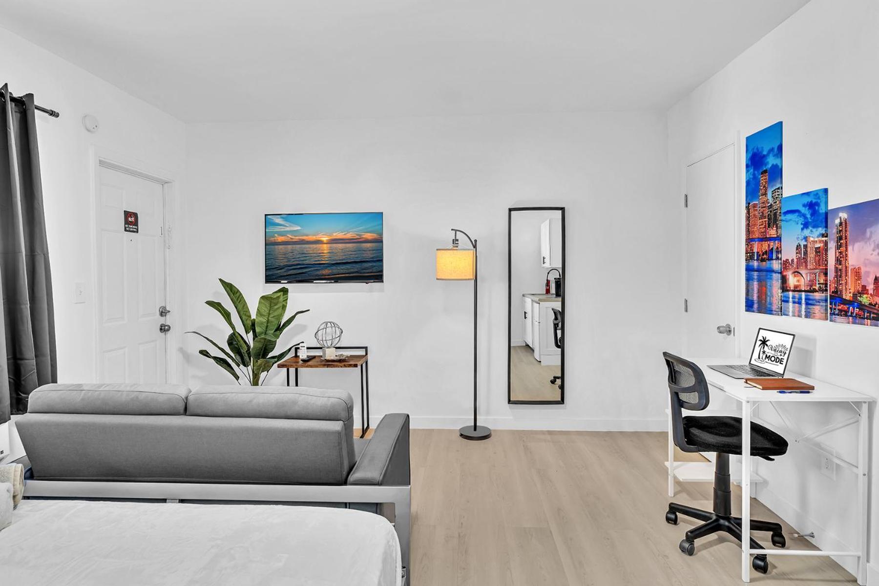 Young Circle & Hollywood Blvd Posh Studio Suite Bagian luar foto