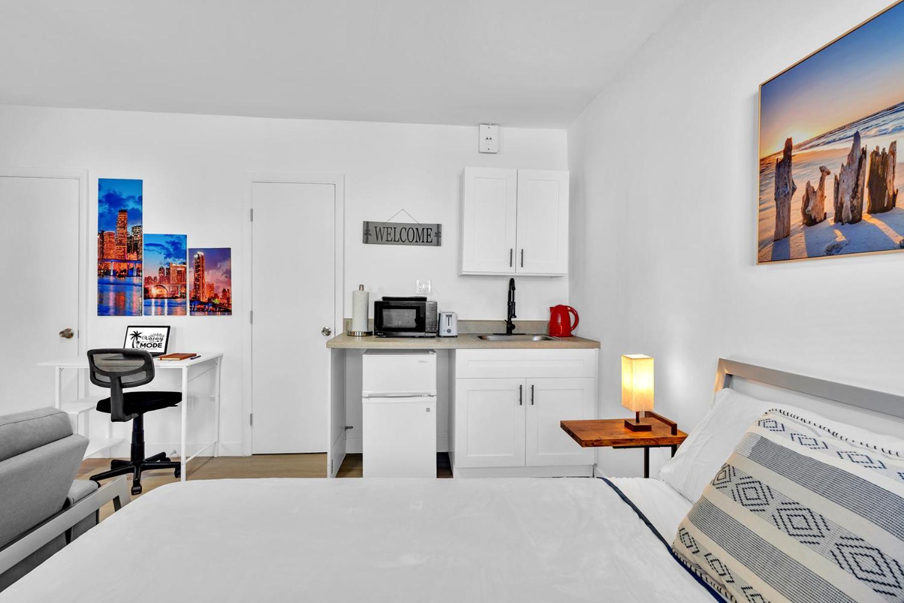 Young Circle & Hollywood Blvd Posh Studio Suite Bagian luar foto