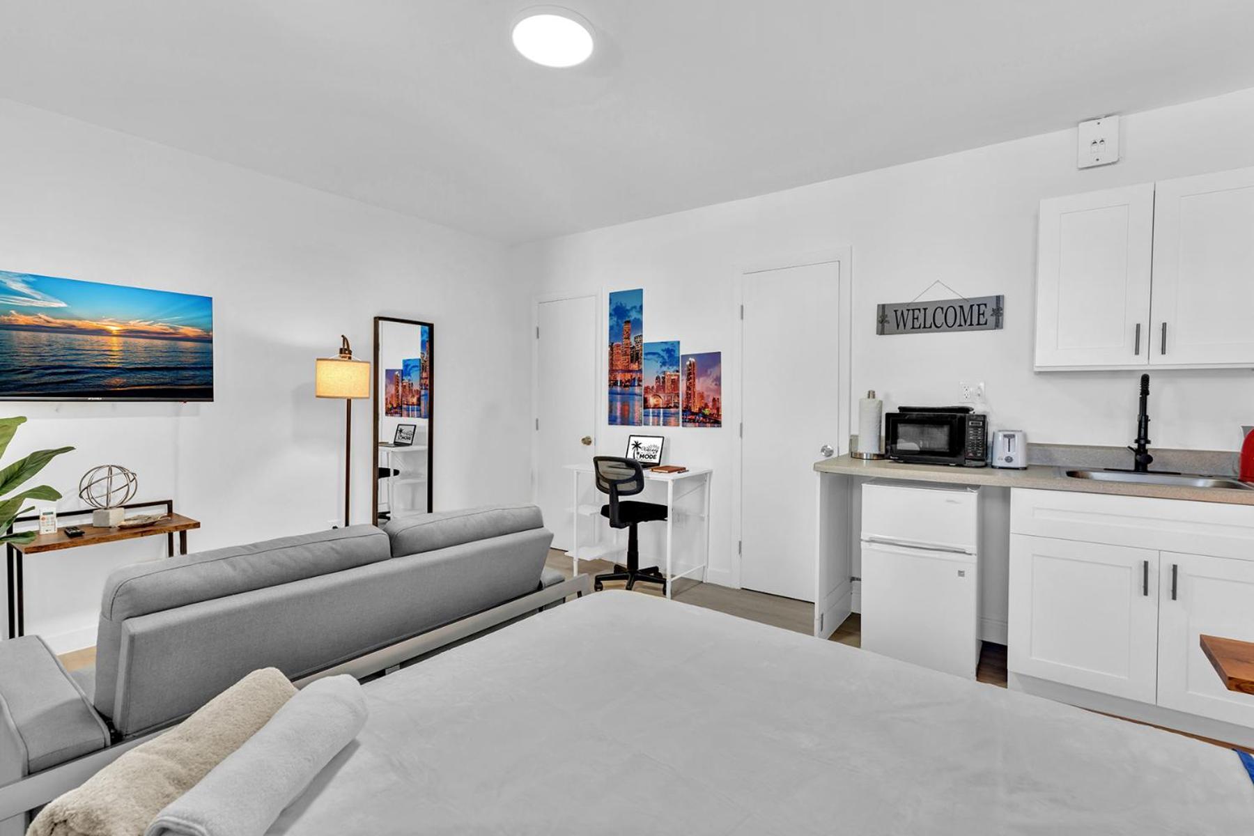 Young Circle & Hollywood Blvd Posh Studio Suite Bagian luar foto