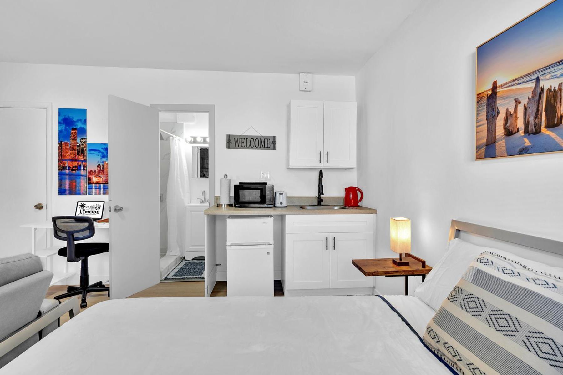 Young Circle & Hollywood Blvd Posh Studio Suite Bagian luar foto