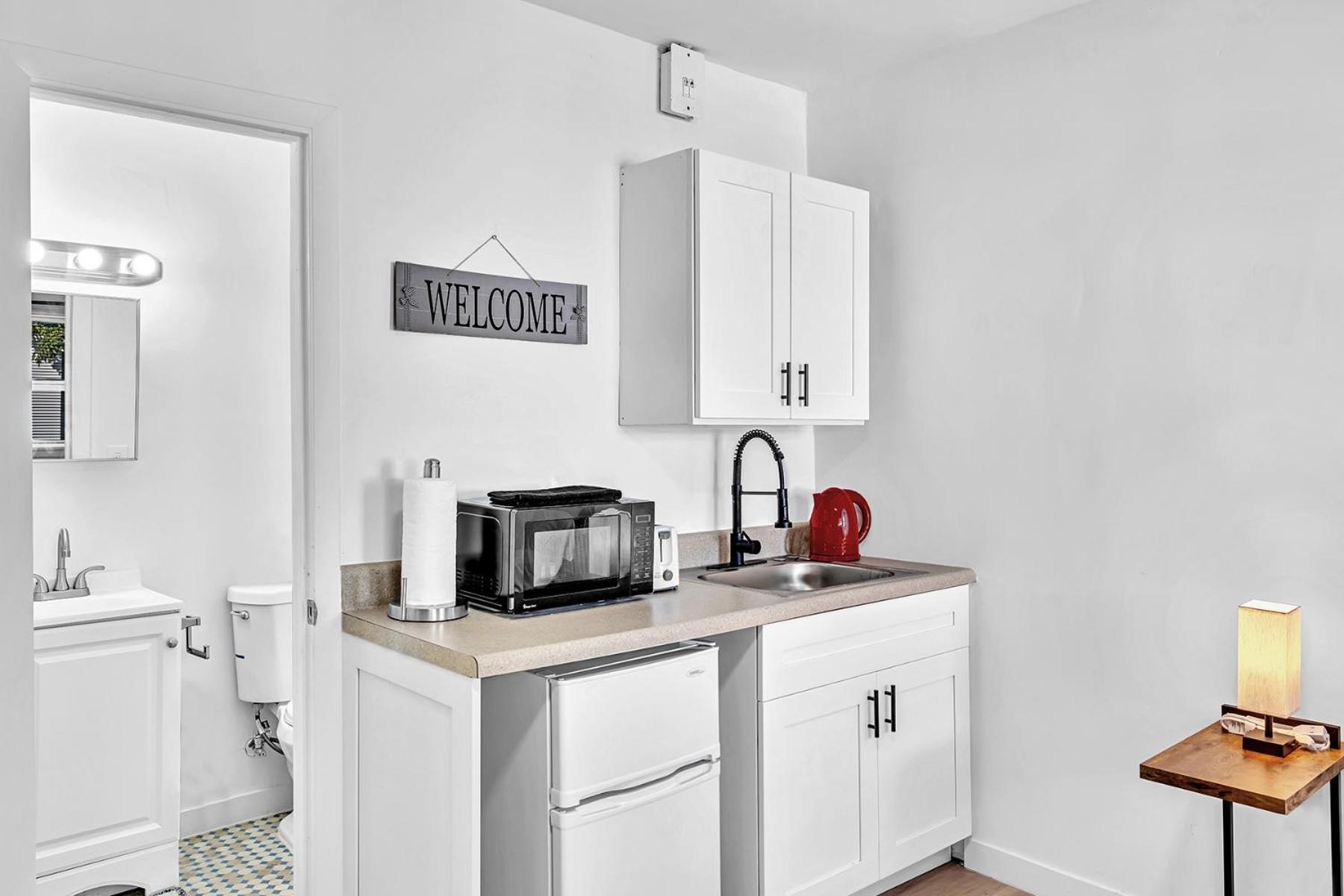 Young Circle & Hollywood Blvd Posh Studio Suite Bagian luar foto