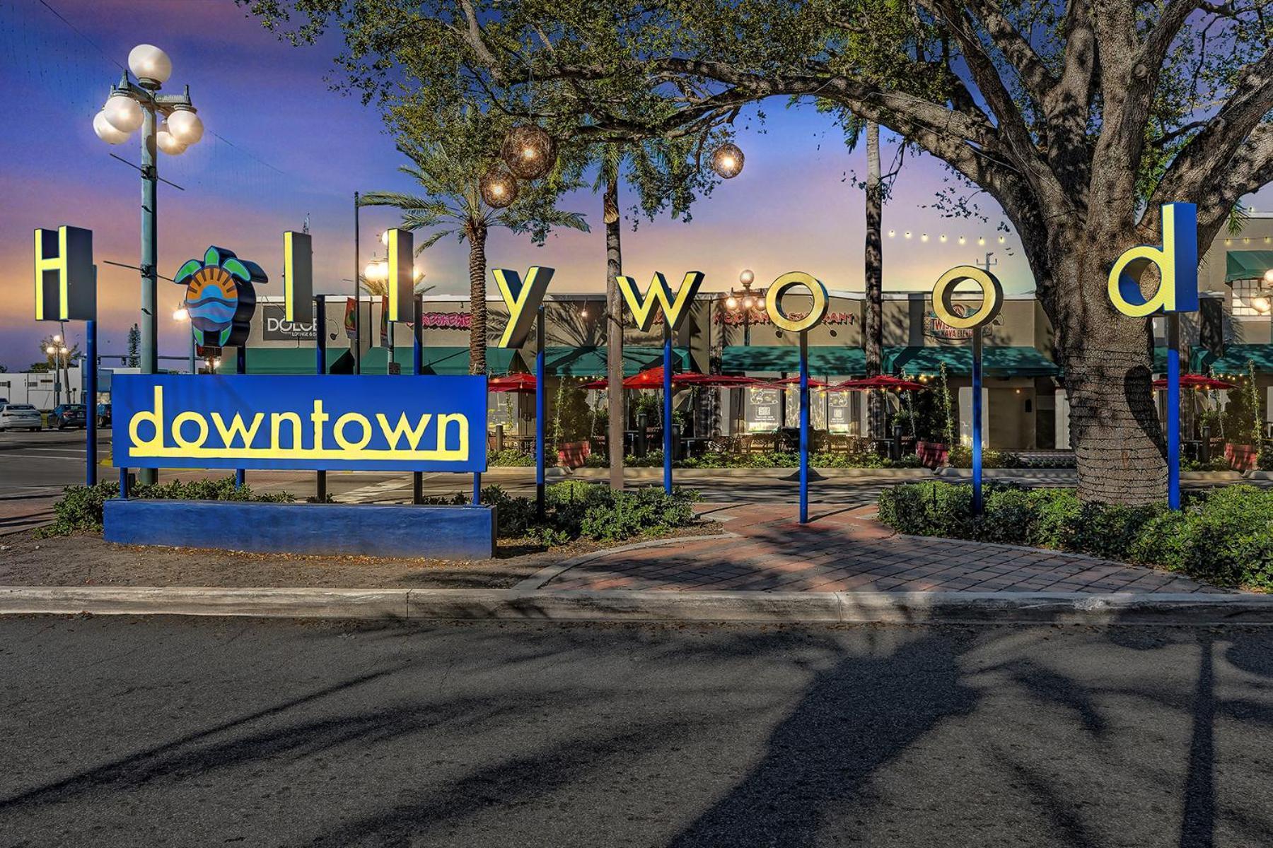 Young Circle & Hollywood Blvd Posh Studio Suite Bagian luar foto